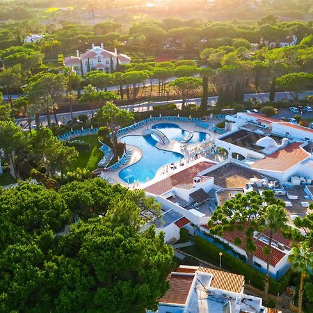 Отель Four Seasons Country Club Кинта-до-Лаго Экстерьер фото