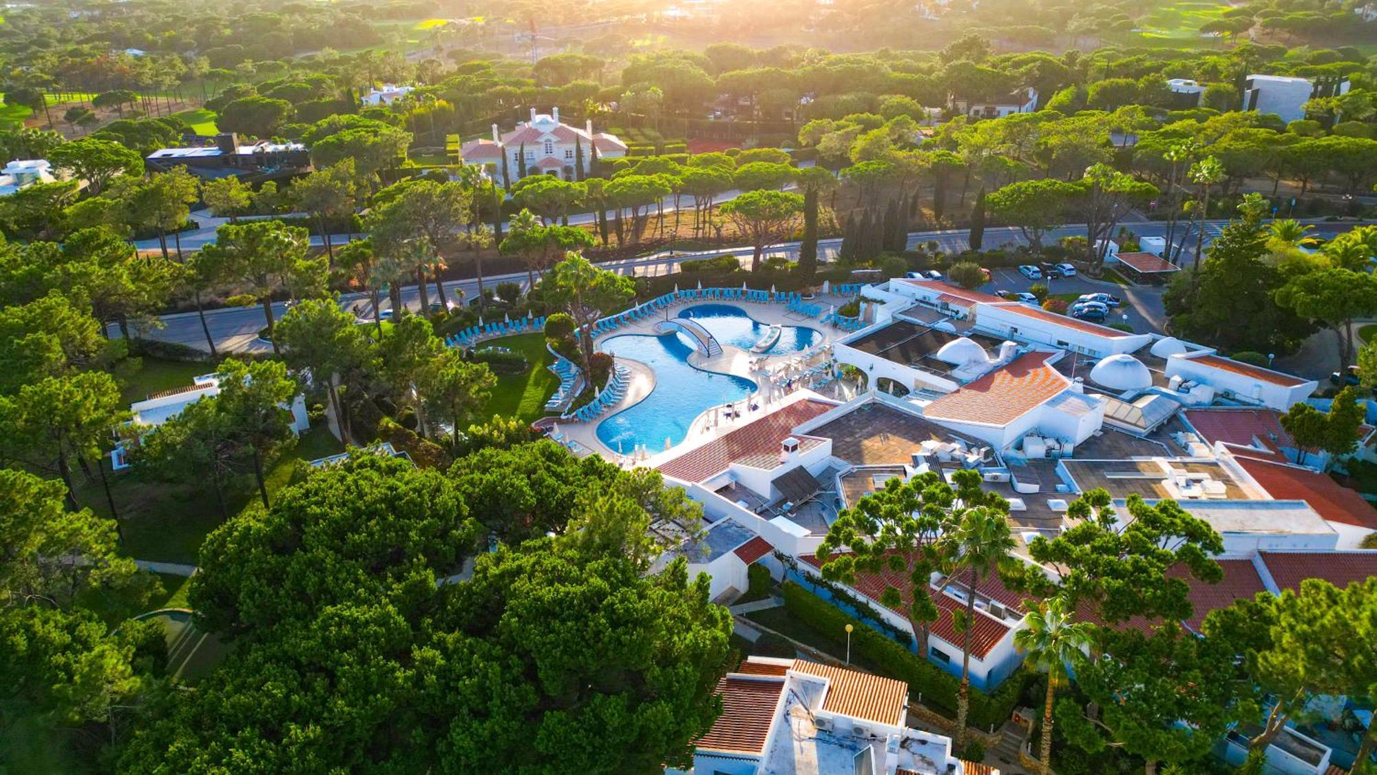 Отель Four Seasons Country Club Кинта-до-Лаго Экстерьер фото