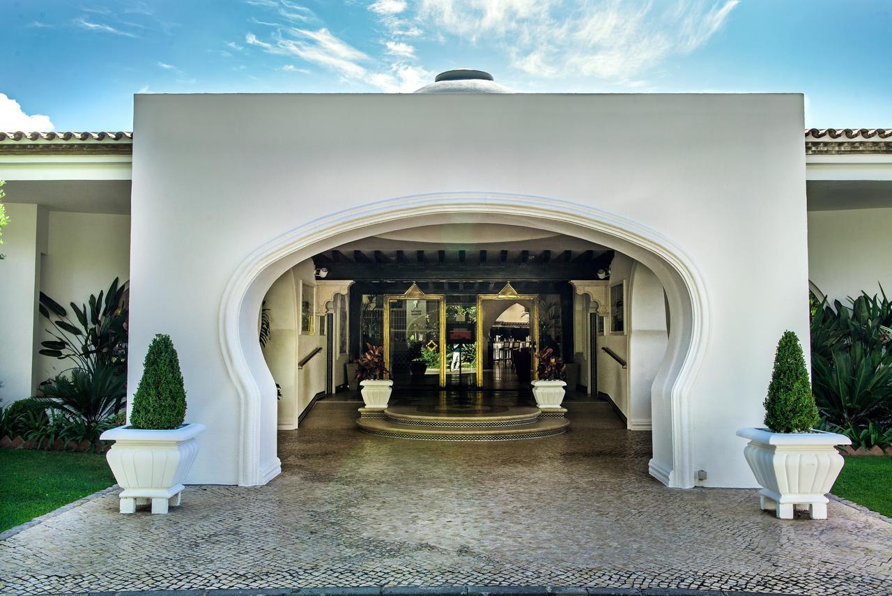 Отель Four Seasons Country Club Кинта-до-Лаго Экстерьер фото