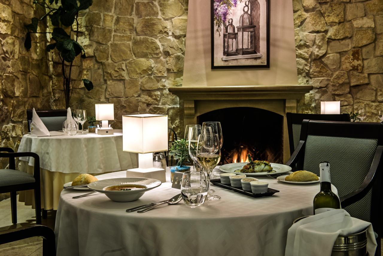 Отель Four Seasons Country Club Кинта-до-Лаго Экстерьер фото