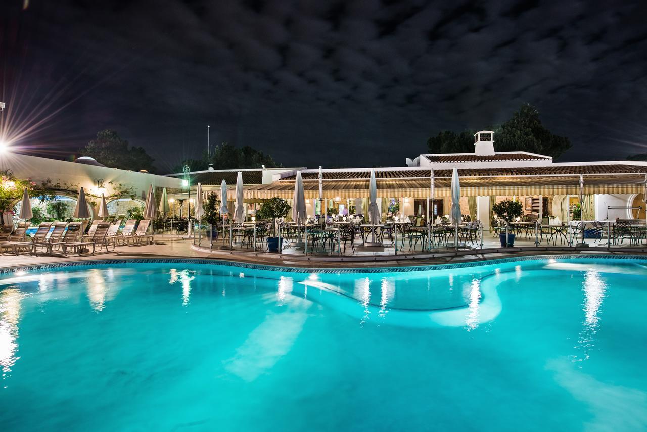 Отель Four Seasons Country Club Кинта-до-Лаго Экстерьер фото