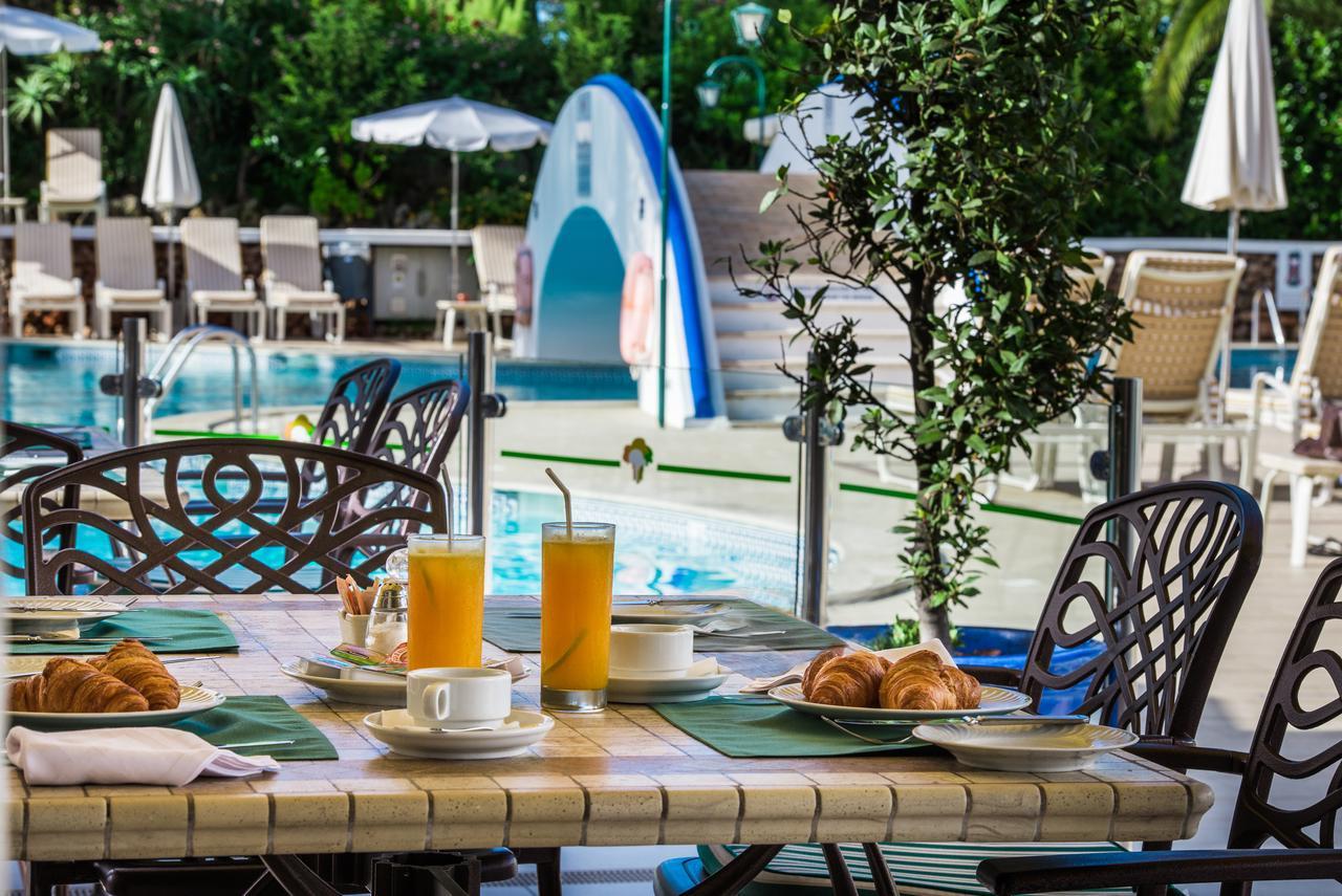 Отель Four Seasons Country Club Кинта-до-Лаго Экстерьер фото